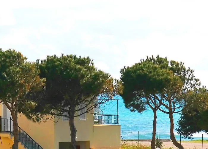 Romanos Beach Villas