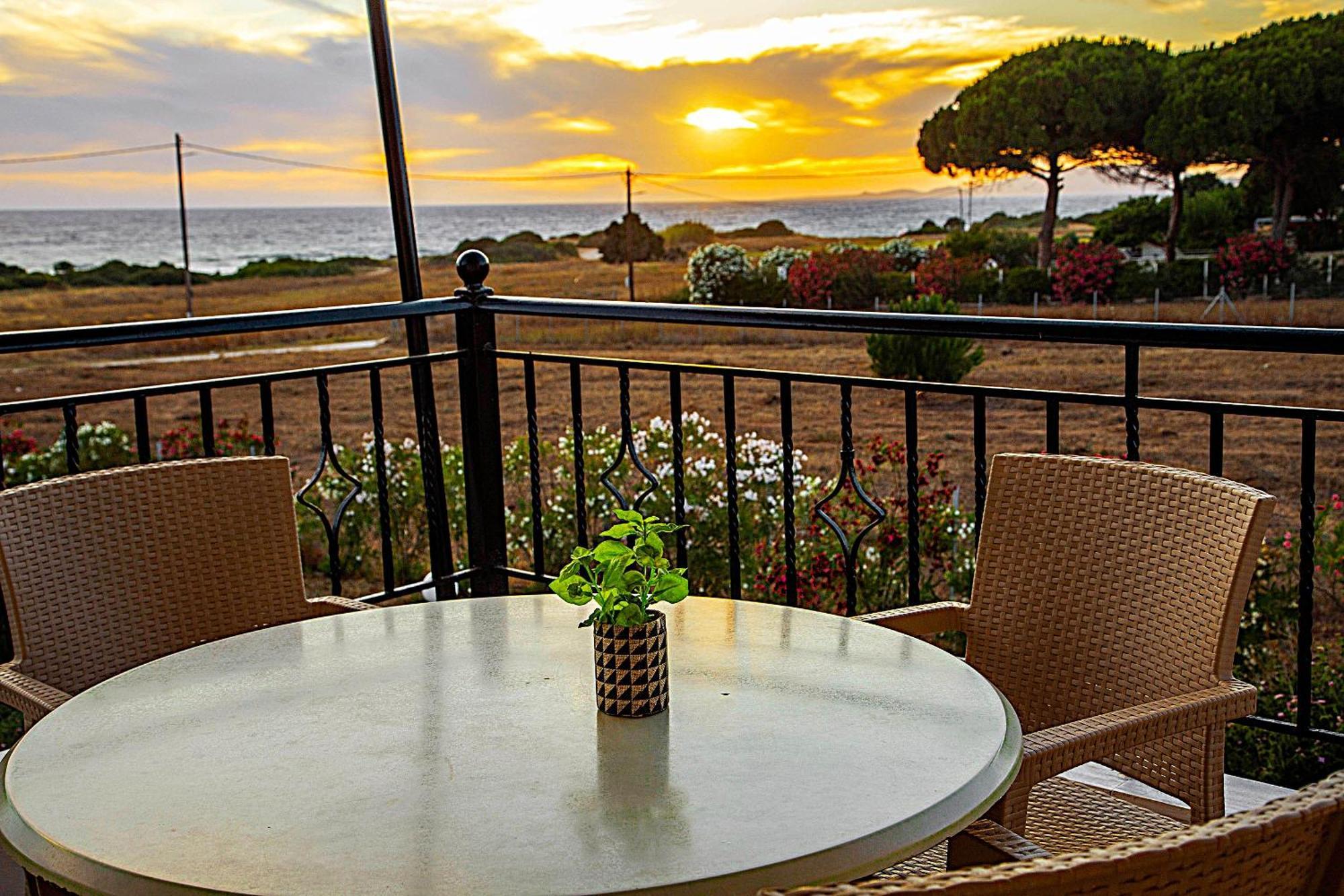 Aparthotel Romanos