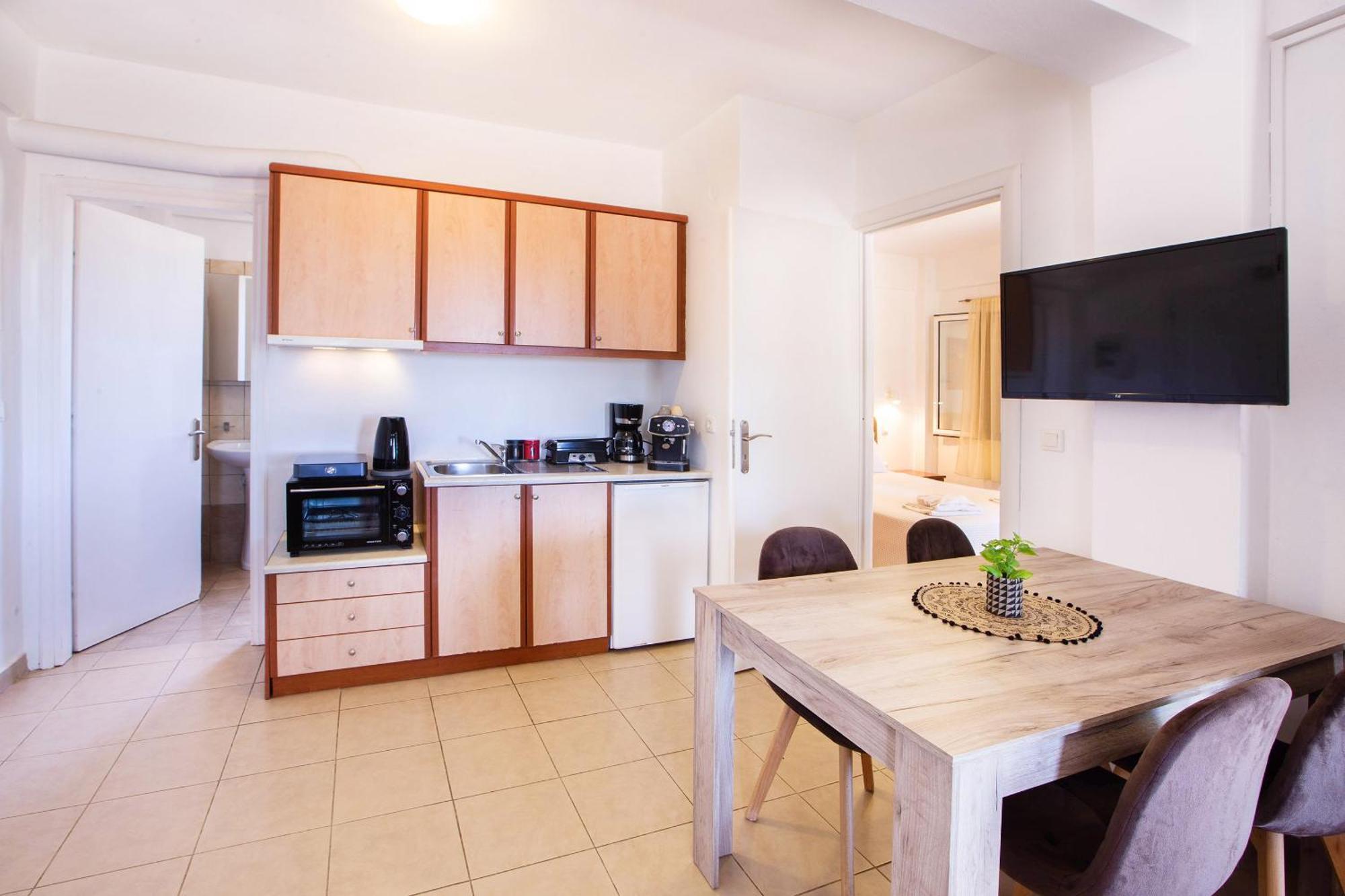 Aparthotel Romanos 3*